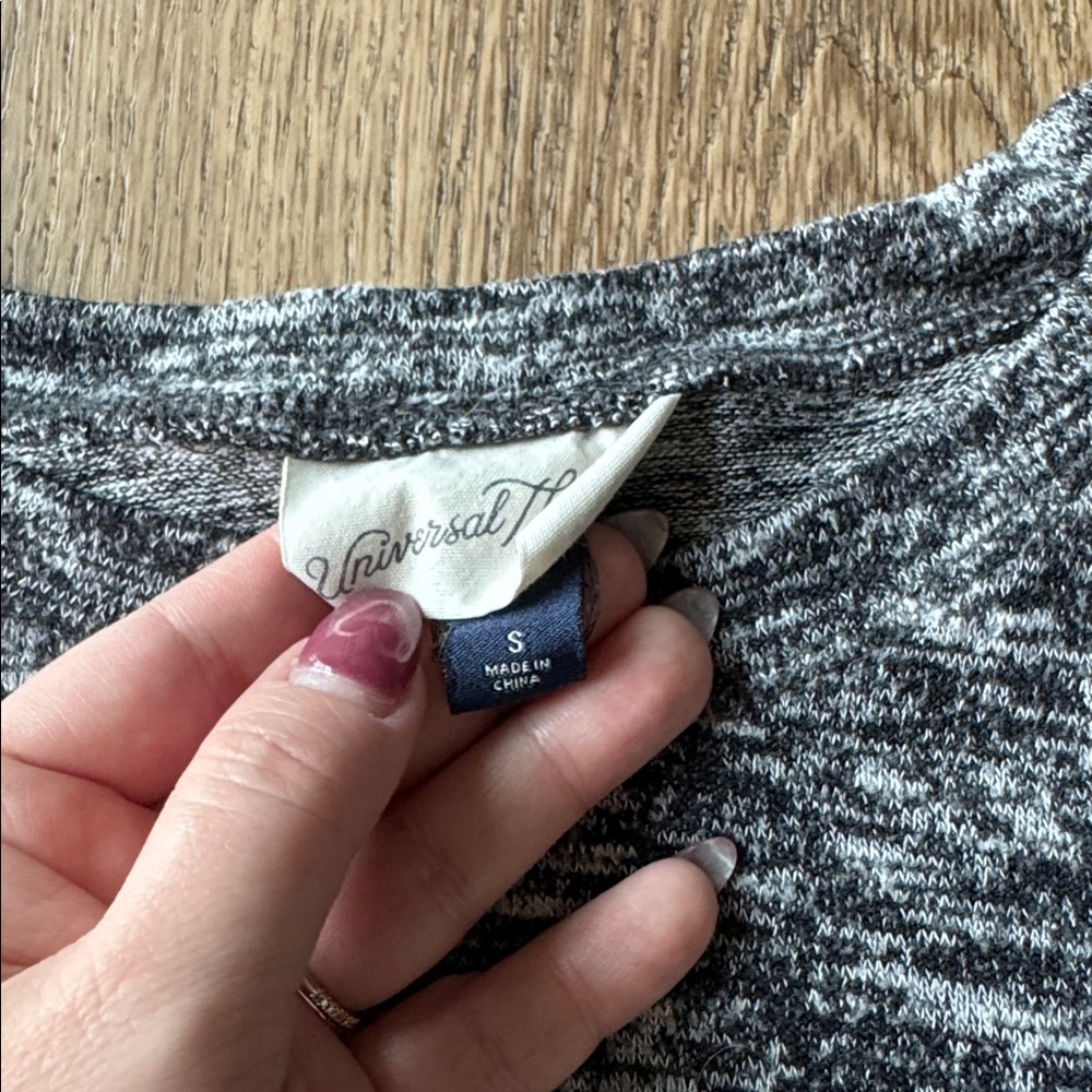 Universal Thread Dark Heather Gray Long Sleeve - image 2